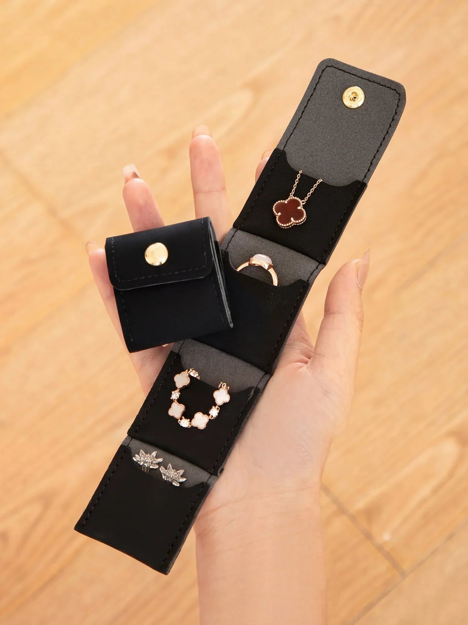 Portable Jewelry Pouch